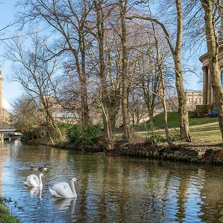 Riverside Balcony Apartment With Parking Just Minutes To Saltaire ชิปลีย์ ภายนอก รูปภาพ